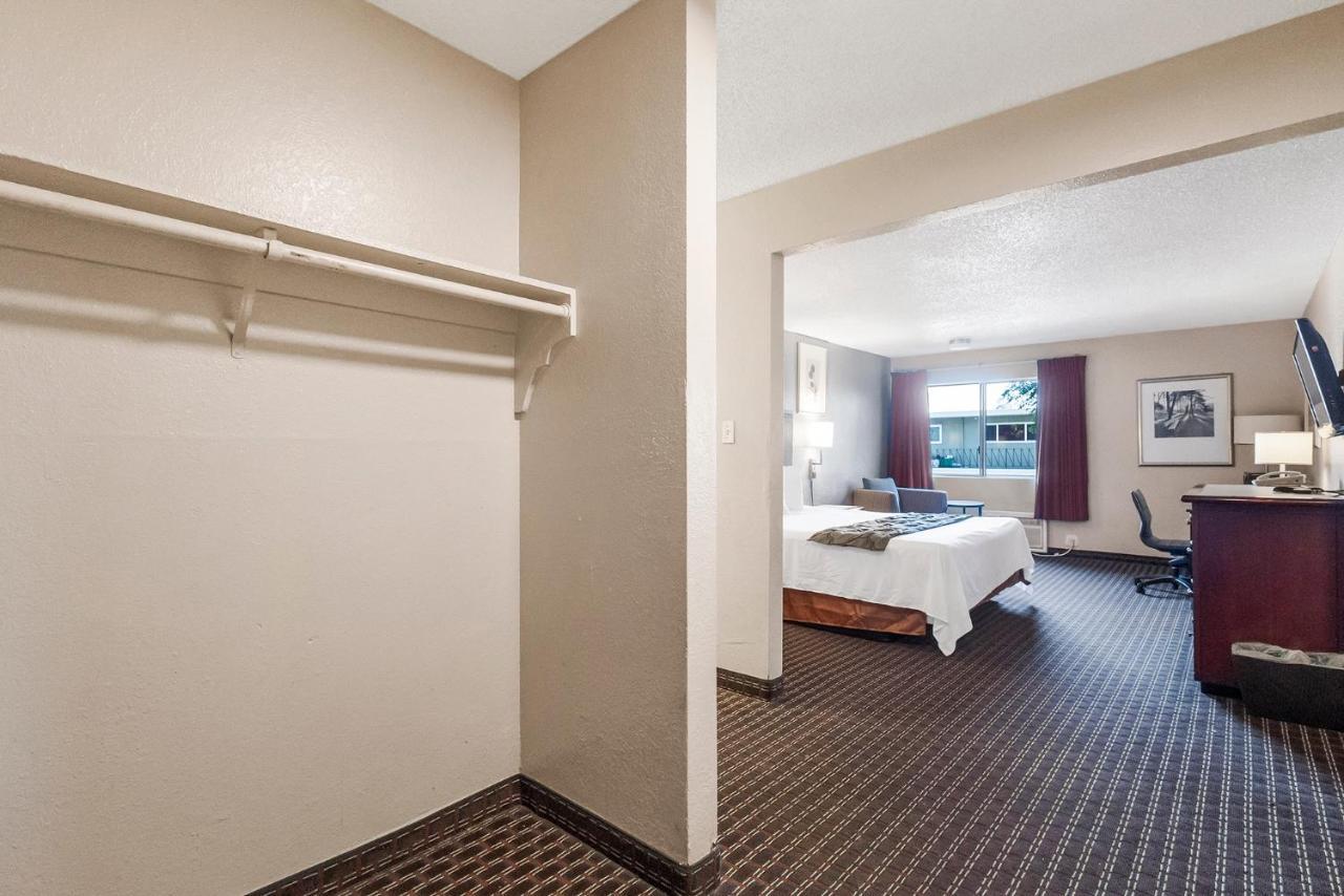 Heritage Express Motel