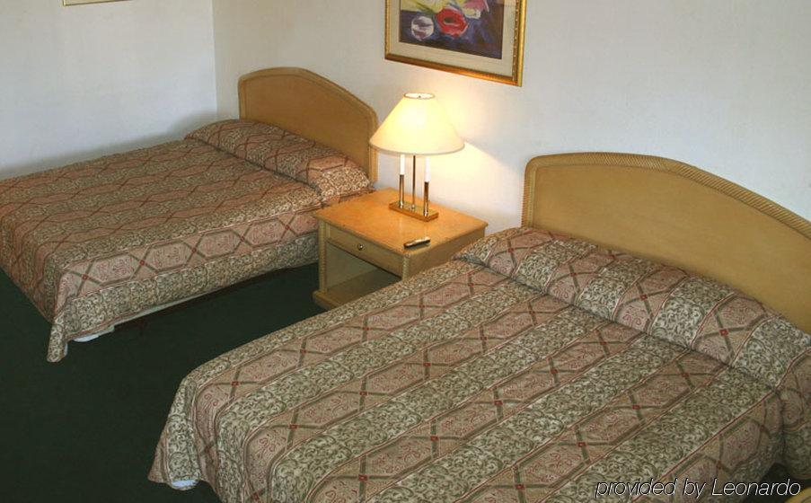 Motel Heritage Express 2*